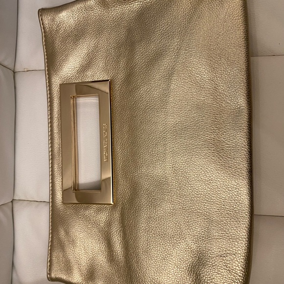 MICHAEL KORS GOLD LEATHER CLUTCH NWT - Picture 3 of 5